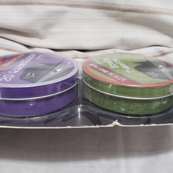 University Games 20 Questions Brain Teasers Game Sealed Mystery Mind Logic 8+ - Picture 5 of 8